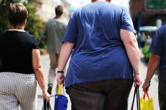 S nadměrnou váhou (nadváha je předstupeň obezity) souvisí celá řada různých nemocí a zdravotních problémů.