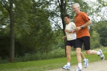 Nemáte čas na pravidelné cvičení nebo běhání? Zhubnout se dá i bez toho, kolem vás je plno možností, jak na to.