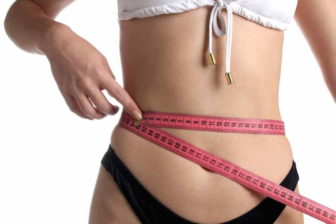 Je možné zhubnout o 10 kilo za 14 dní? Takto rychlý úbytek tukové tkáně, není příliš reálný (a nebyl by ani moc zdravý). Zhubnout o 10 kilo, je ale určitě možné. Stačí trochu změnit jídelníček a více se hýbat. Za pár týdnů/měsíců, to může být i více než 10 kilo dolů.
